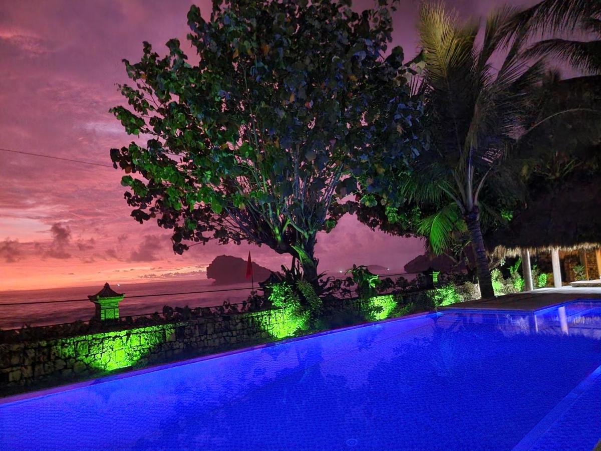 Istana Ombak Eco Resort Пачитан Экстерьер фото