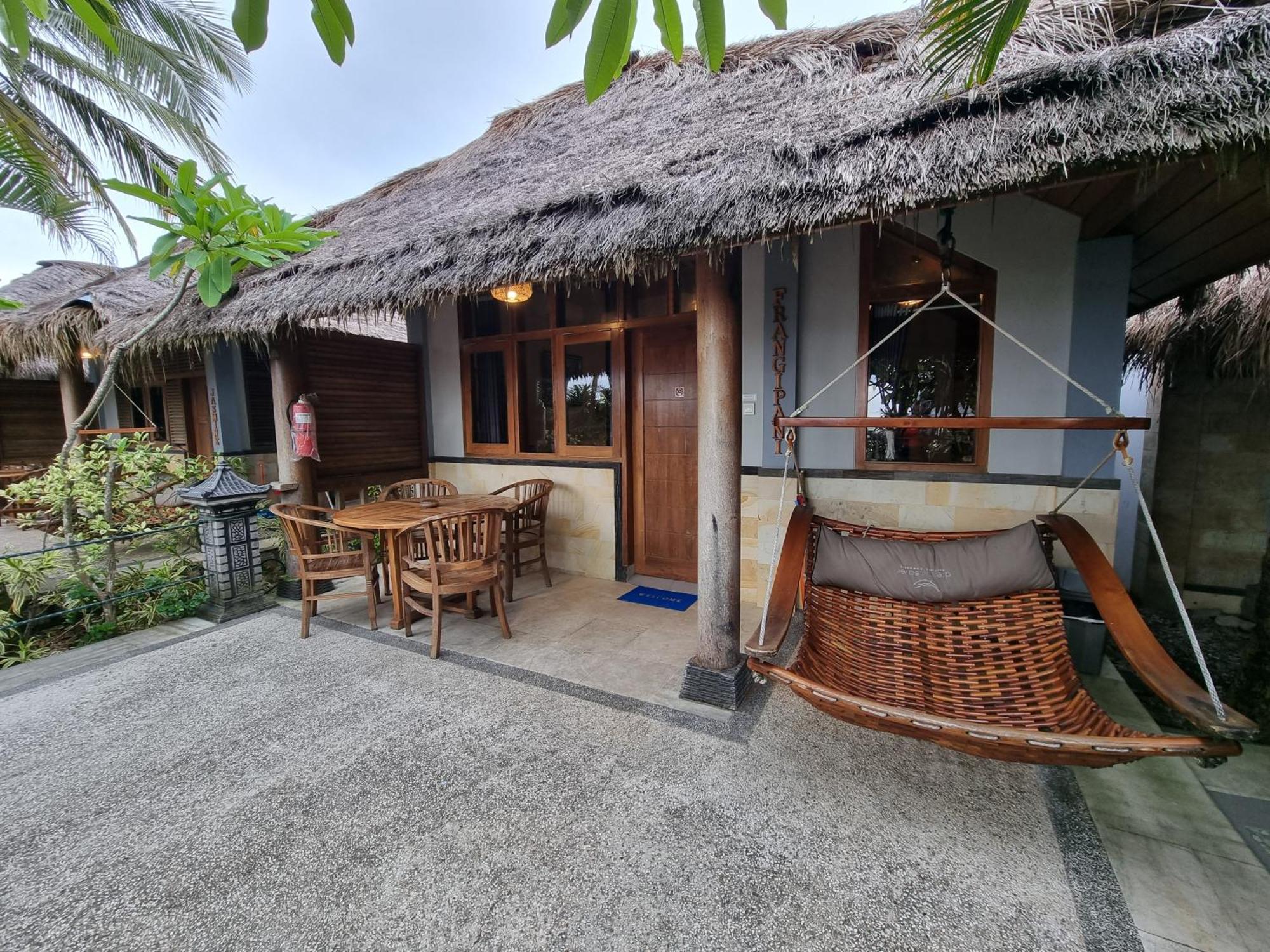 Istana Ombak Eco Resort Пачитан Экстерьер фото