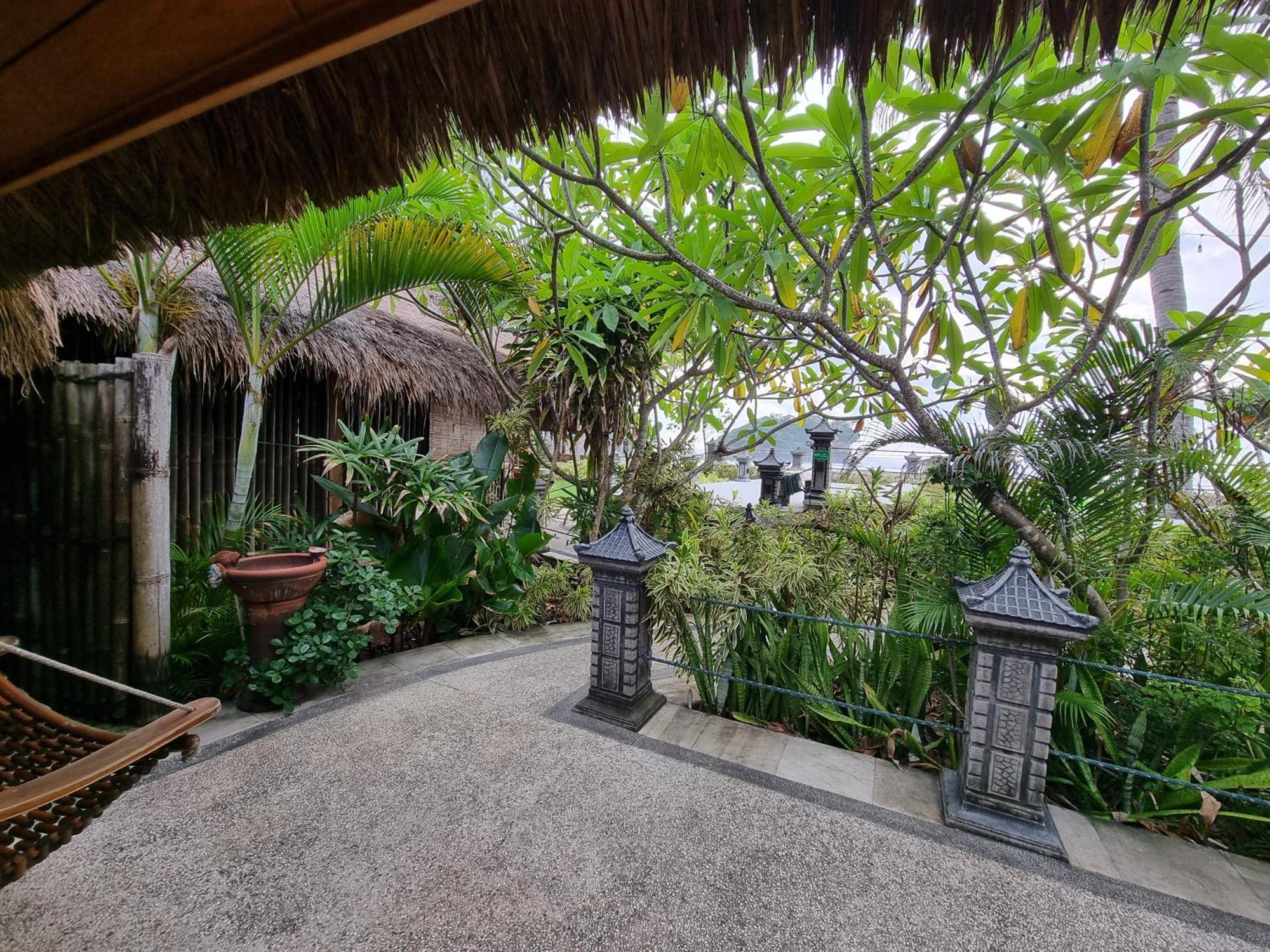 Istana Ombak Eco Resort Пачитан Экстерьер фото