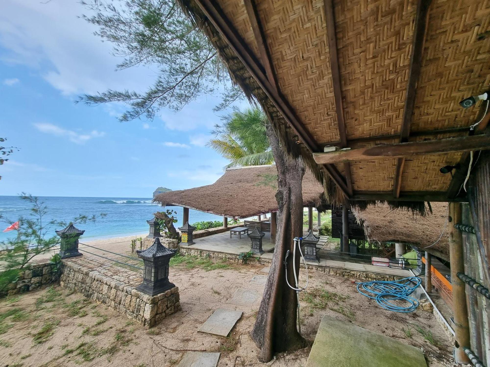 Istana Ombak Eco Resort Пачитан Экстерьер фото