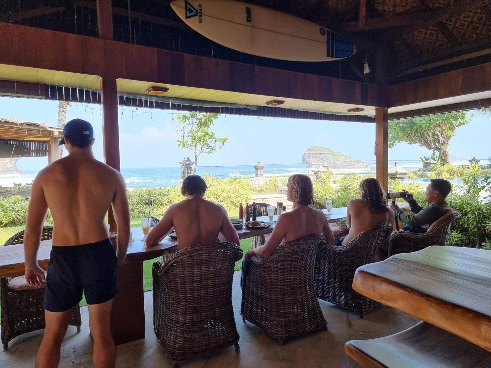 Istana Ombak Eco Resort Пачитан Экстерьер фото