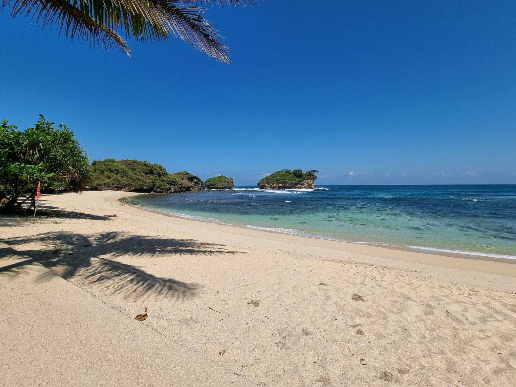Istana Ombak Eco Resort Пачитан Экстерьер фото