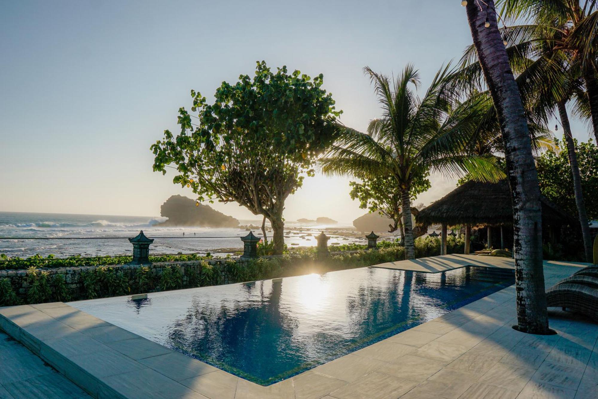 Istana Ombak Eco Resort Пачитан Экстерьер фото
