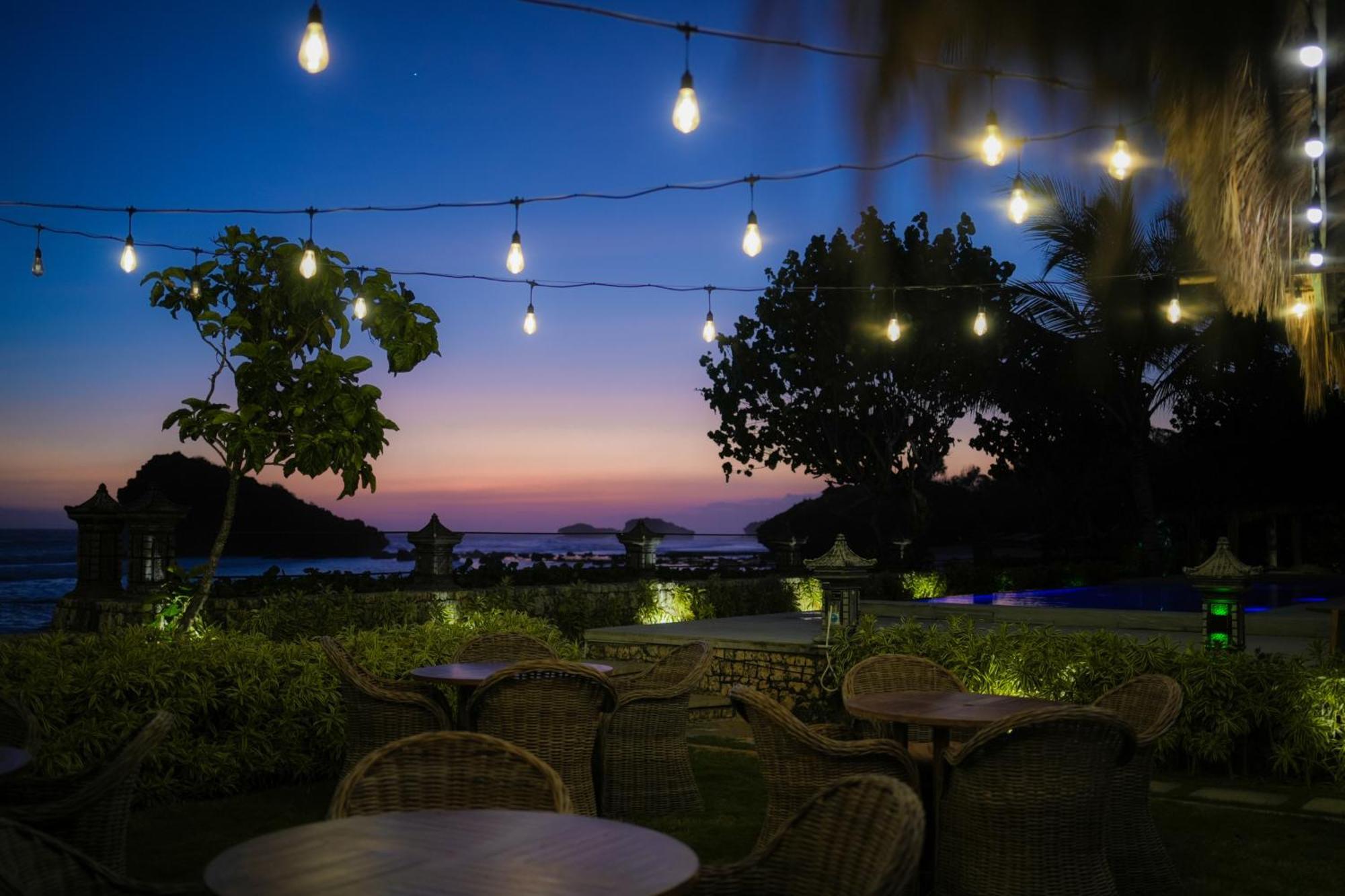 Istana Ombak Eco Resort Пачитан Экстерьер фото
