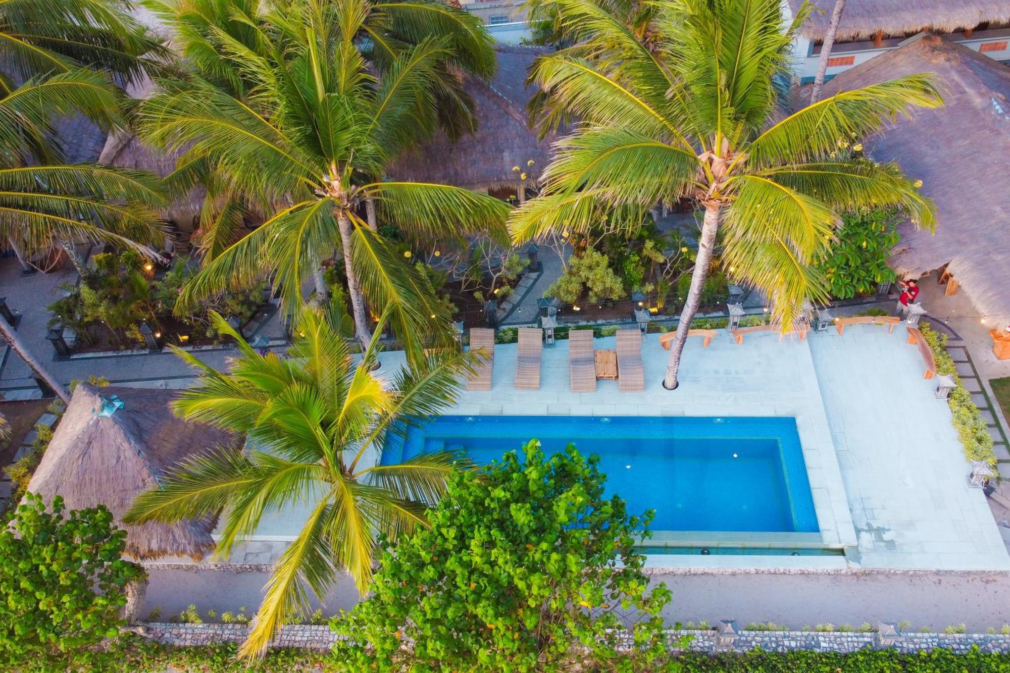 Istana Ombak Eco Resort Пачитан Экстерьер фото